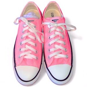 Chuck Taylor All Star Canvas
UNISEX LOW TOP SHOE
